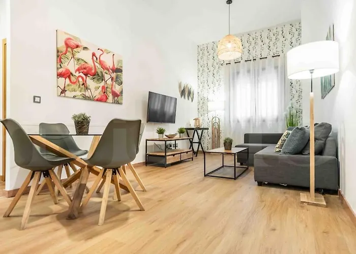 Apartment With Parking And Patio - Center By Rems