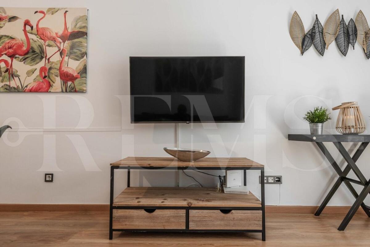 Apartamento With Parking And Patio - Center By Rems