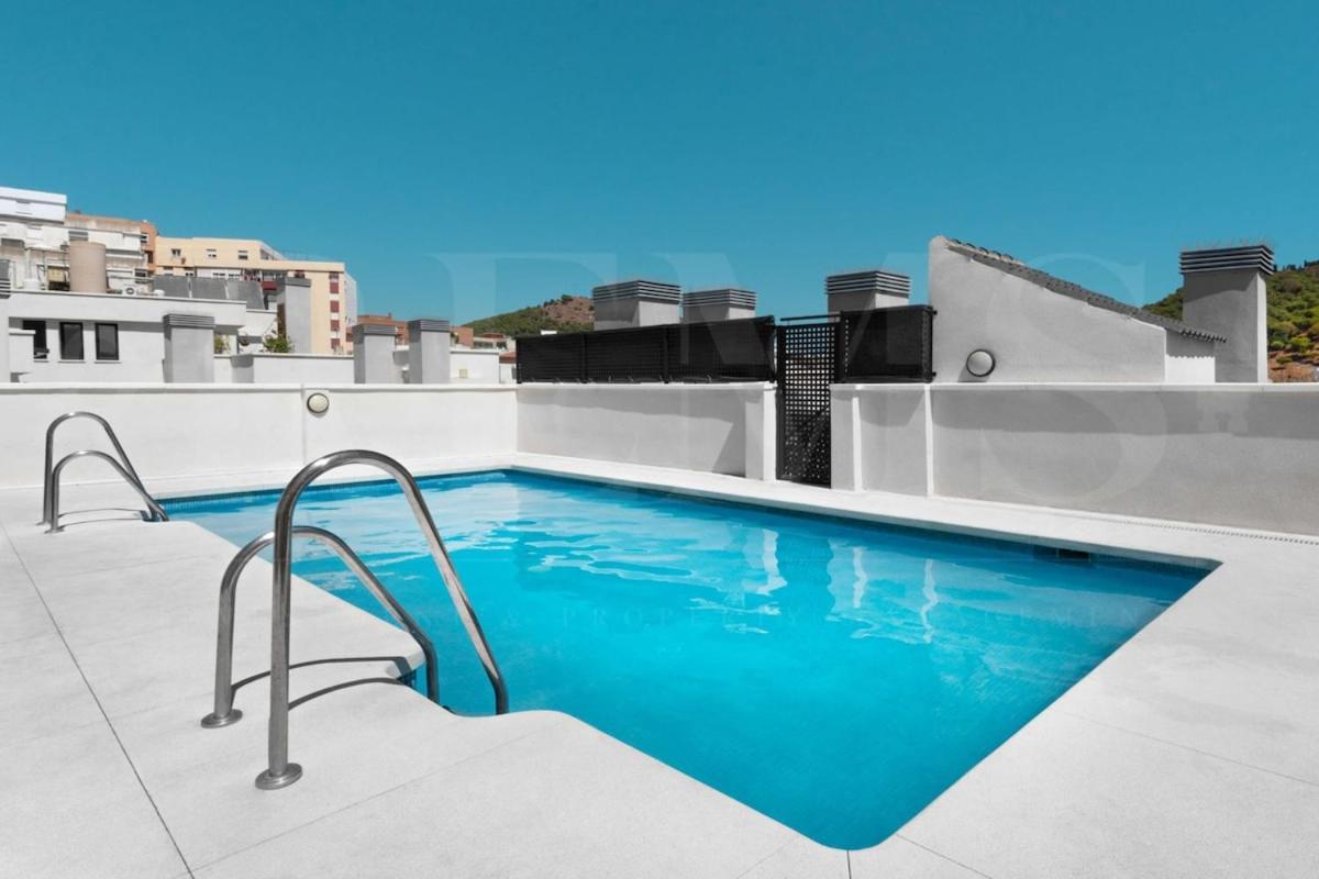 With Parking And Patio - Center By Rems *