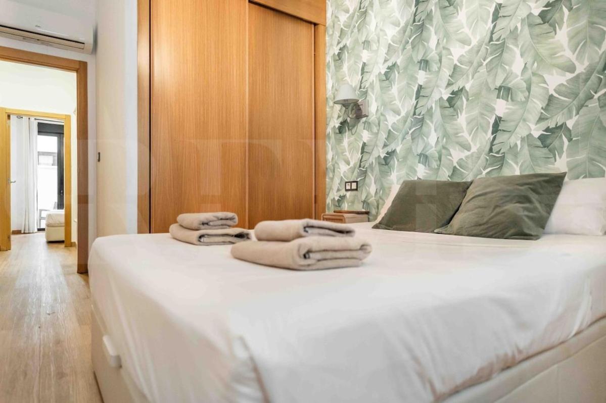 With Parking And Patio - Center By Rems Apartamento